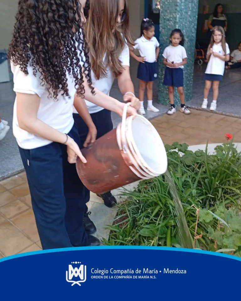 Instagram post from ciamariamendoza. This post is in position 9.