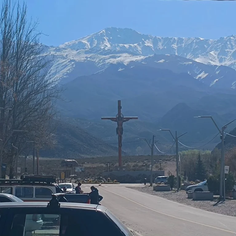 Instagram post from ciamariamendoza. This post is in position 0.